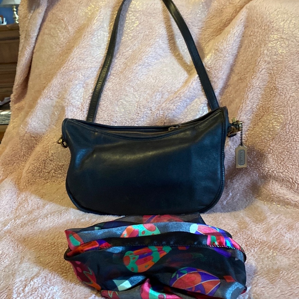 Vintage 80s coach swinger leather bag in black